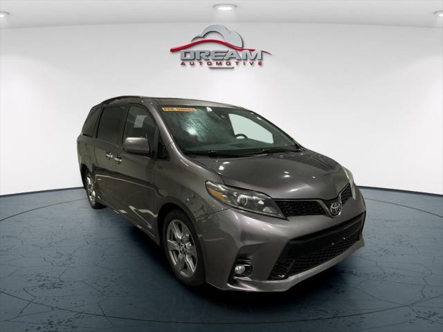 2018 toyota sienna se premium