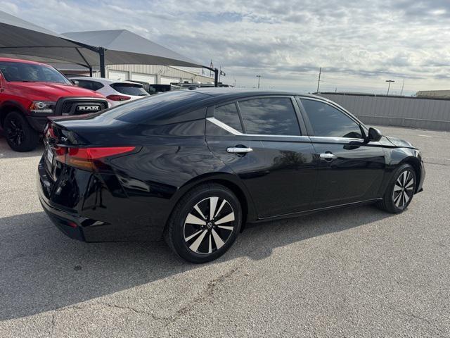 2021 nissan altima 2.5 sv