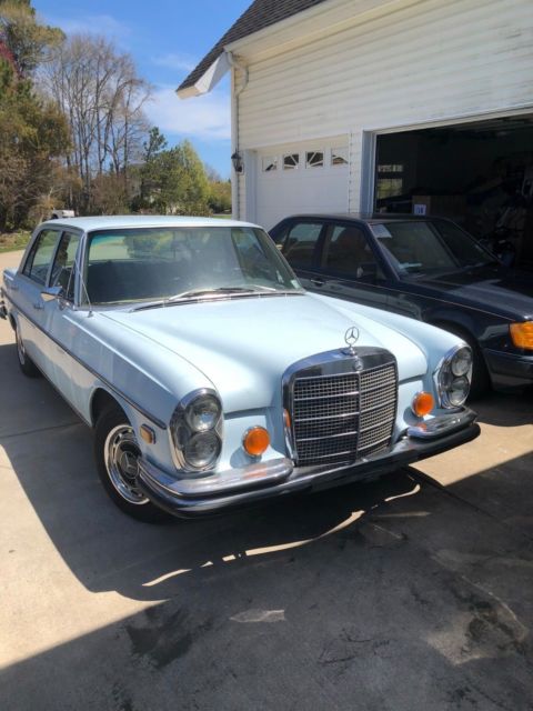 1973 rare 280 sel! 4.5l runs and original 88k miles and paint!! shift on floor