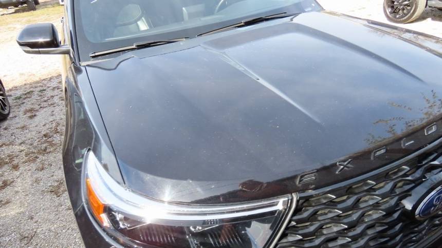 2022 ford explorer st
