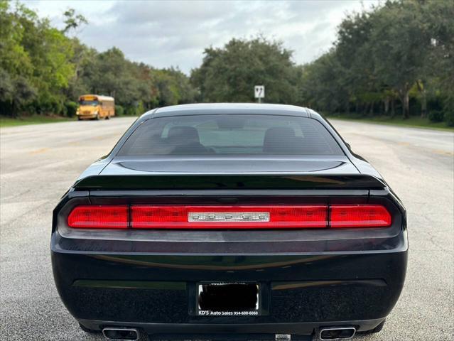 2013 dodge challenger sxt