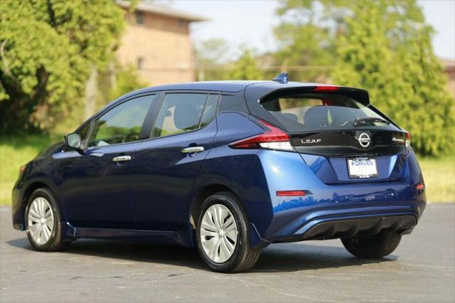 2022 nissan leaf s hatchback