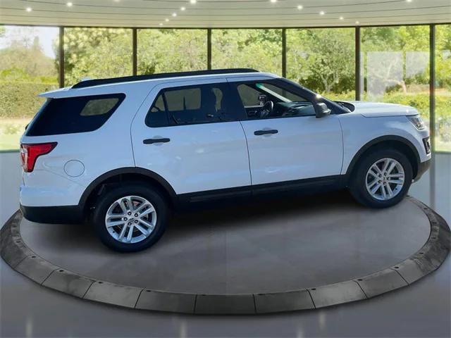 2016 ford explorer base