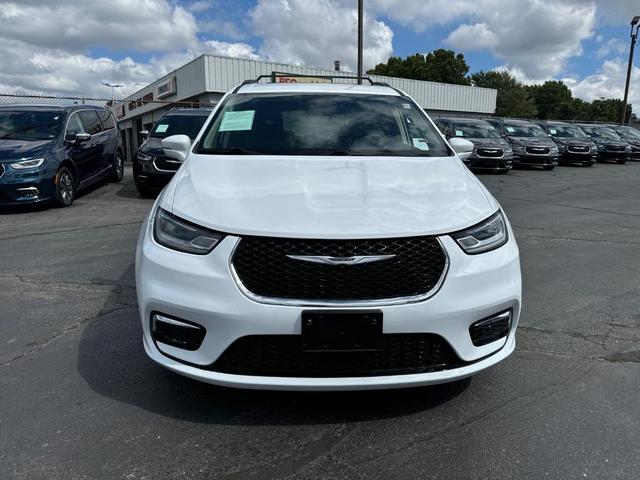 2022 chrysler pacifica touring-l