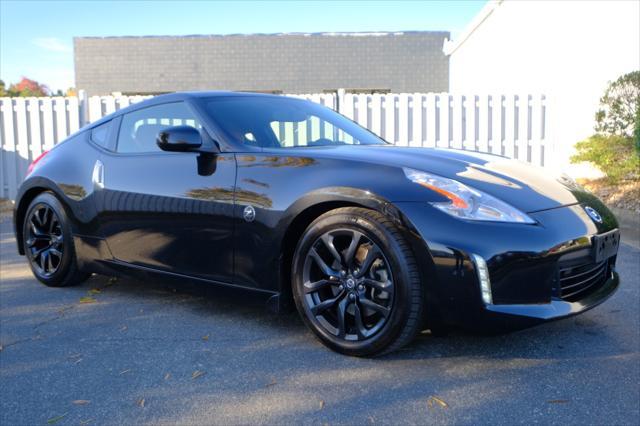 2017 nissan 370z touring