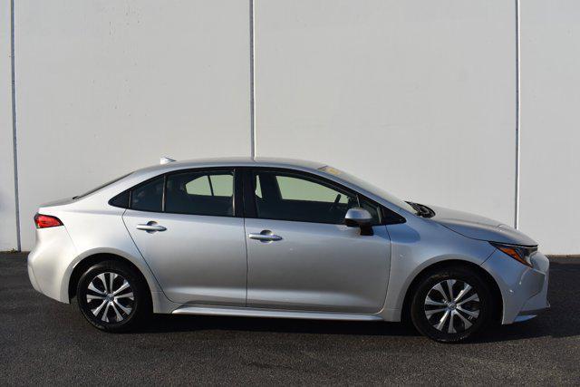 2022 toyota corolla hybrid le
