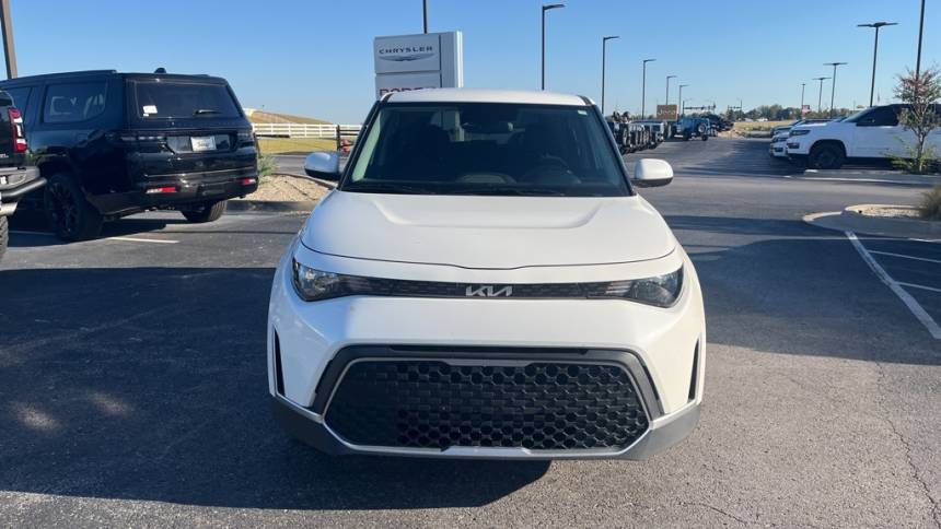 2023 kia soul lx