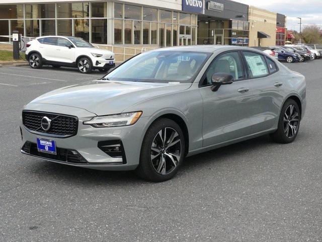 2024 volvo s60 b5 core dark theme
