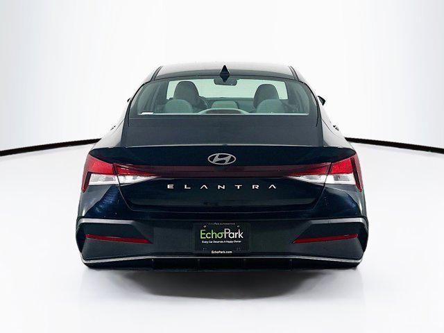 2024 hyundai elantra se