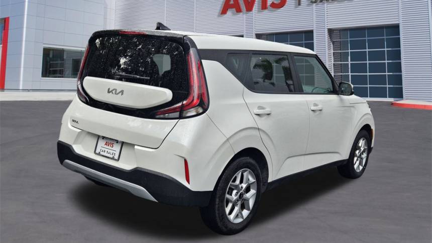2023 kia soul lx