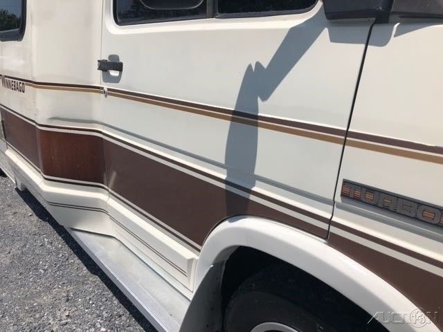 1985 winnebago used manual rwd