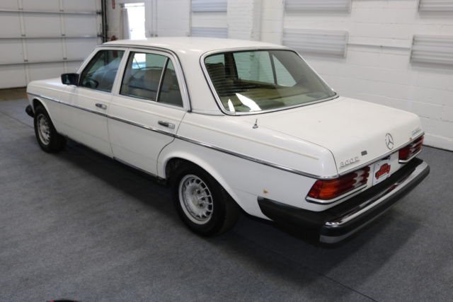 1980 white runs drives body int 5cyl turbo diesel!