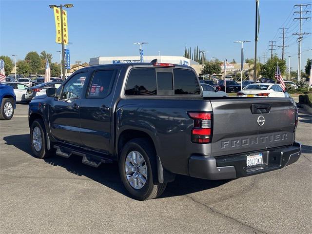 2022 nissan frontier sv