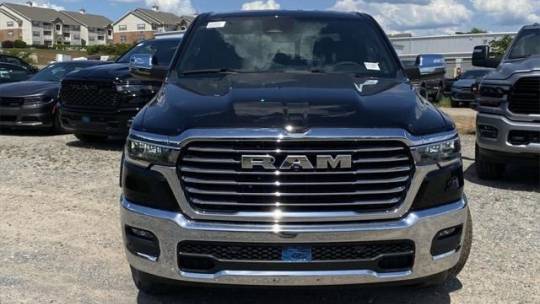new 2025 ram 1500 laramie crew cab 5'7" box 4wd