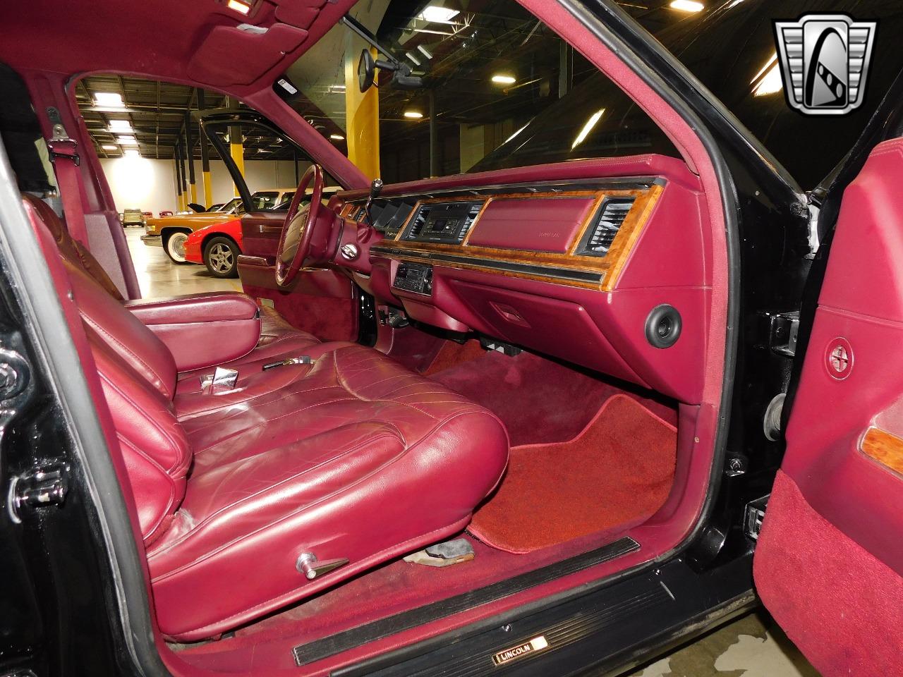 1993 lincoln town car
