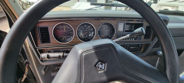 1985 dodge power ram w150 (royal se)