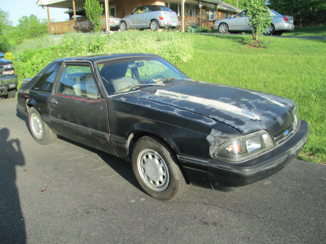1993 ford mustang lx *black on black* 4 cylinder *almost rust free* clean title