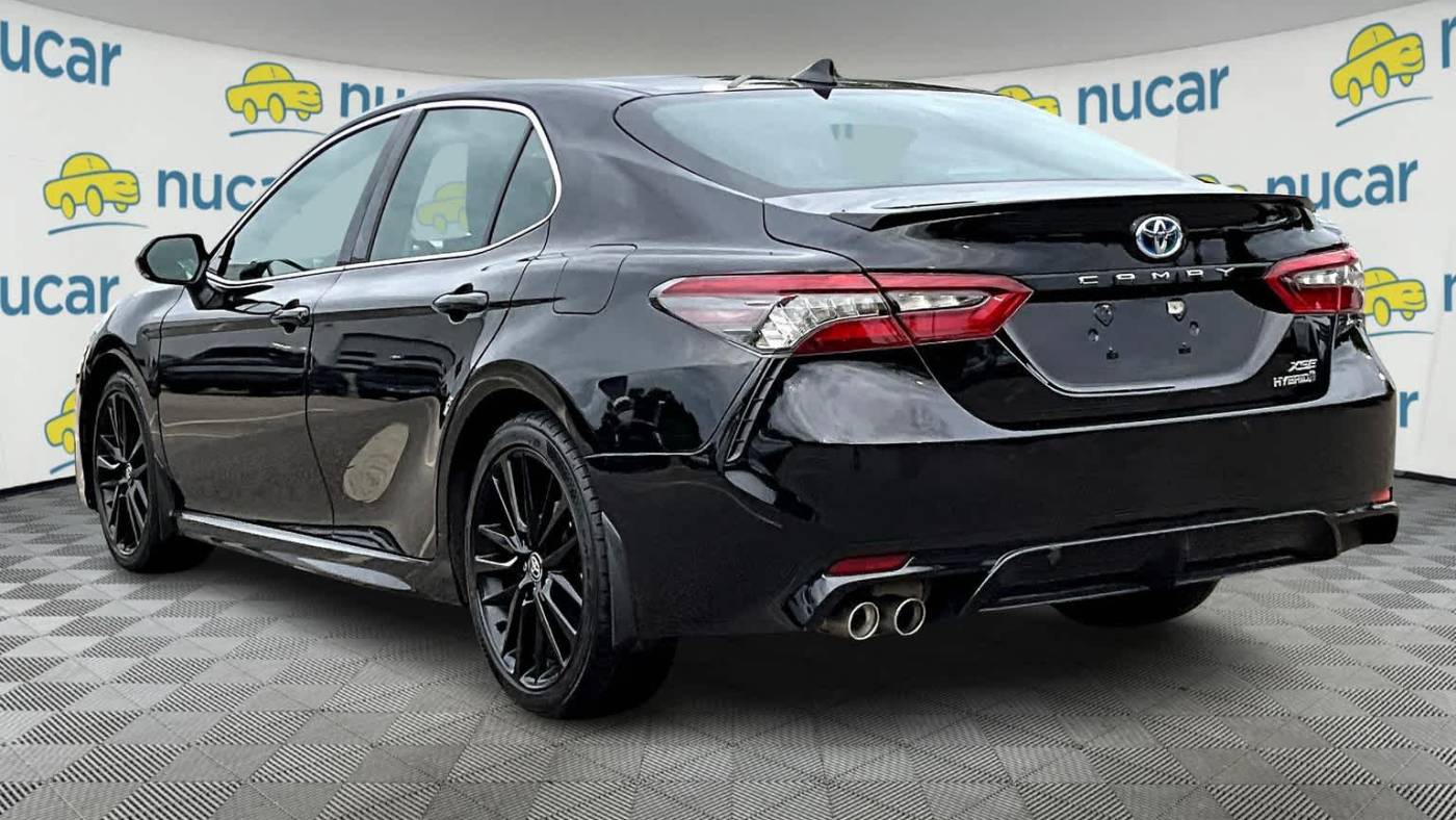 2022 toyota camry hybrid xse