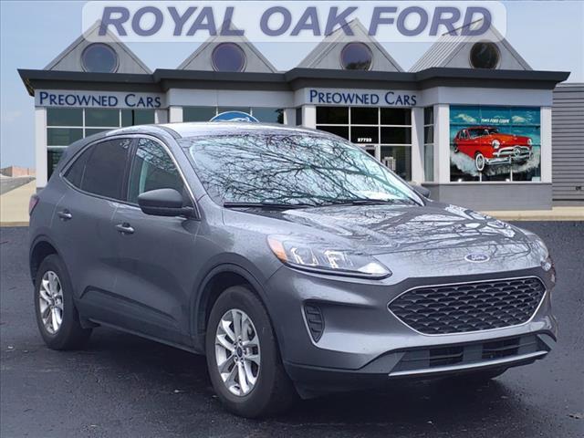 2022 ford escape se
