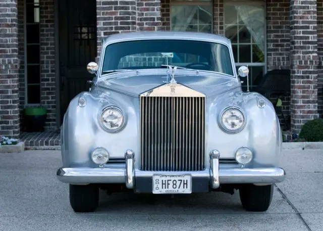 1959 rolls royce silver cloud left hand drive, silver w/ shades of blue interior