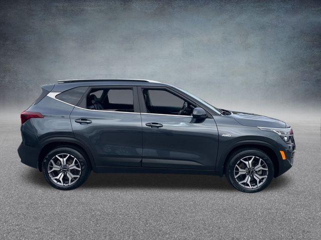 2022 kia seltos ex