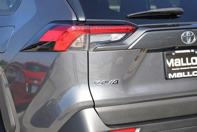 2021 toyota rav4 le