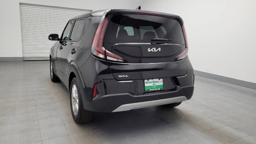 2023 kia soul lx