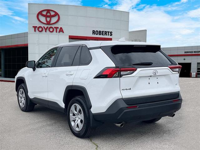 2023 toyota rav4 le