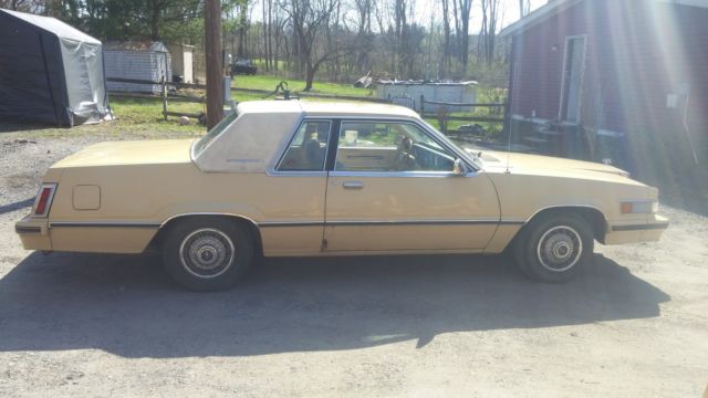 1982 ford thunderbird town landau sedan 2-door 3.8l