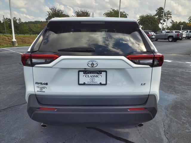 2022 toyota rav4 le