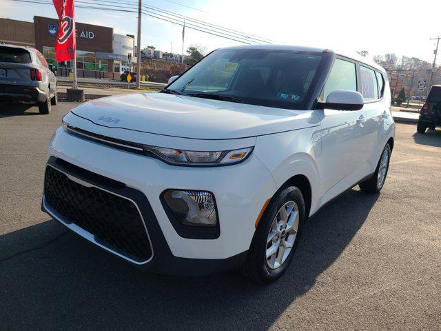 2022 kia soul lx