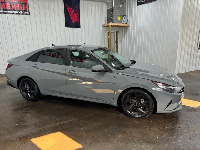 2022 hyundai elantra sel
