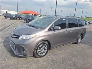 2019 Toyota Sienna limited 7-passenger