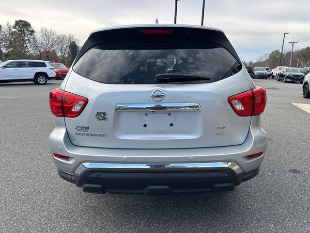 2019 nissan pathfinder sv