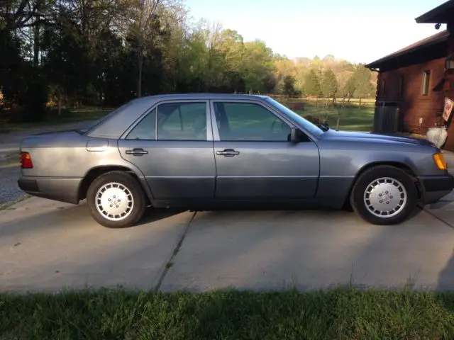 1993 mercedes-benz 300e sedan