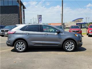 2022 Ford Edge titanium