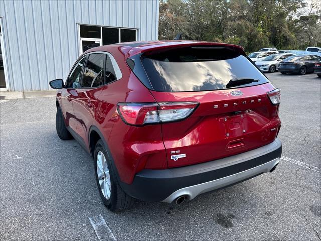 2020 ford escape se