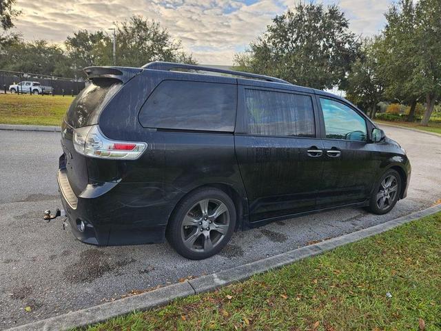 2017 toyota sienna se