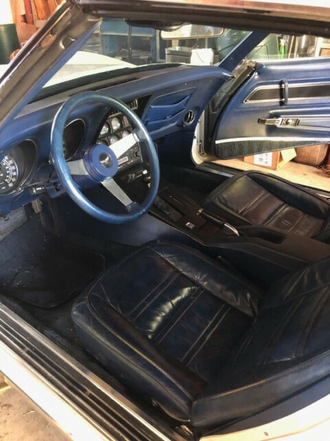 1977 chevrolet corvette stingray 350 v8 31,400 mi 3-spd auto a/c t-tops security