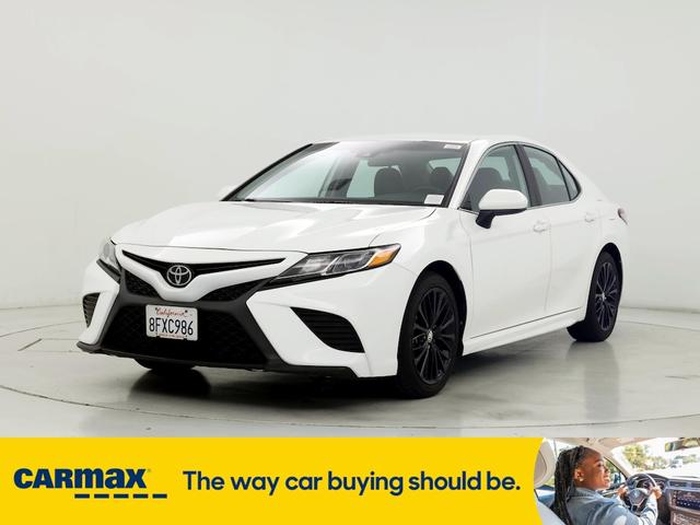 2019 toyota camry se