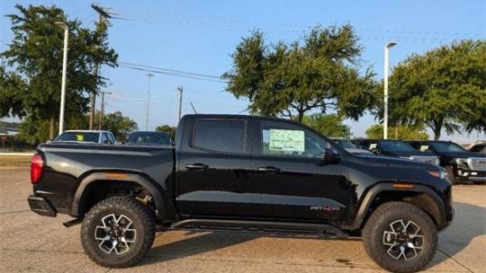 2024 GMC Canyon