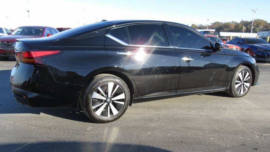 2019 nissan altima sv