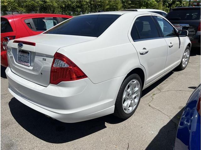 2011 ford fusion se