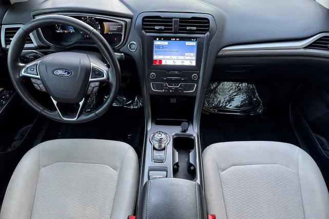 2019 ford fusion se
