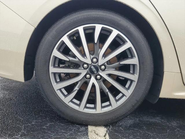 2018 lincoln continental select