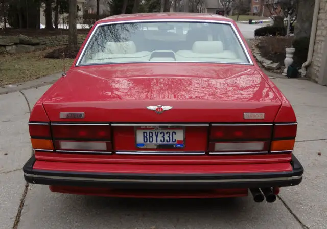 bentley turbo r very good condition: red exterior and parchment interior