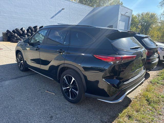 2021 toyota highlander xse
