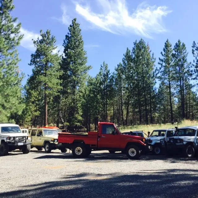 1991 toyota landcruiser 75 series truck w/ factory bed and rebuilt diesel engine