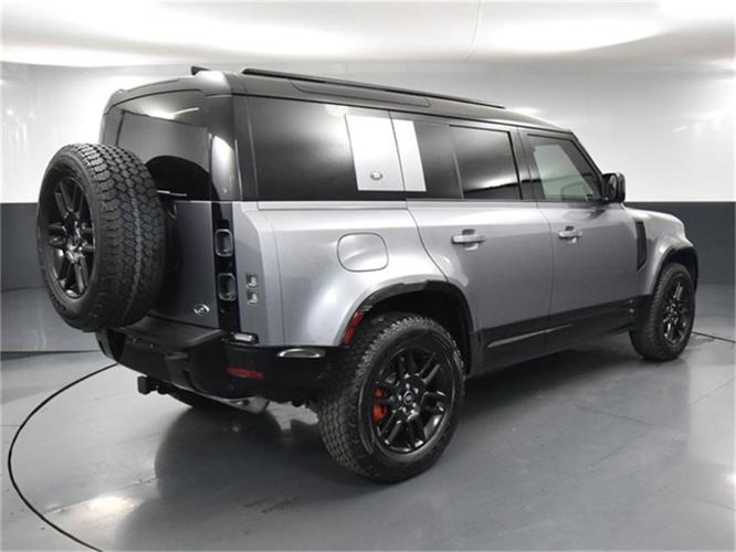 2022 land rover defender 110 in saint cloud, minnesota