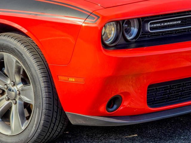 2019 dodge challenger sxt